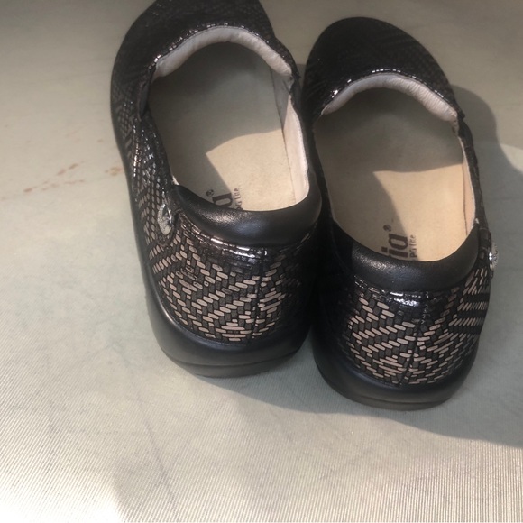 Alegria black and bronze chevron slip on. Size 37 - Picture 7 of 7